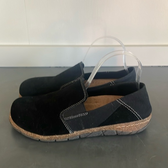 EARTH ORIGINS Women's Black ERICA Suede Slip On Shoes Size 9 - Picture 5 of 9